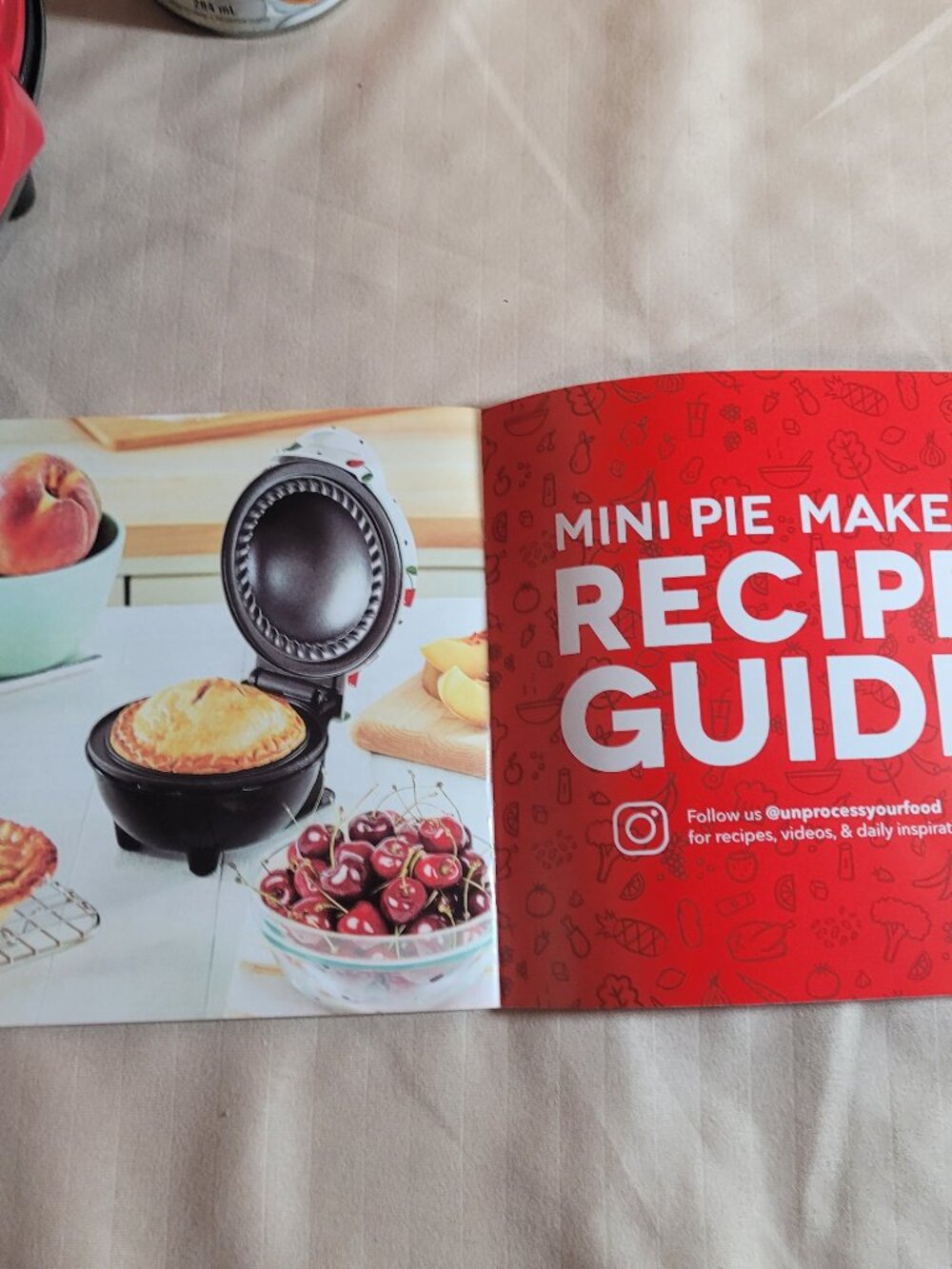 DASH Mini Pie Maker - Picture 4 of 6